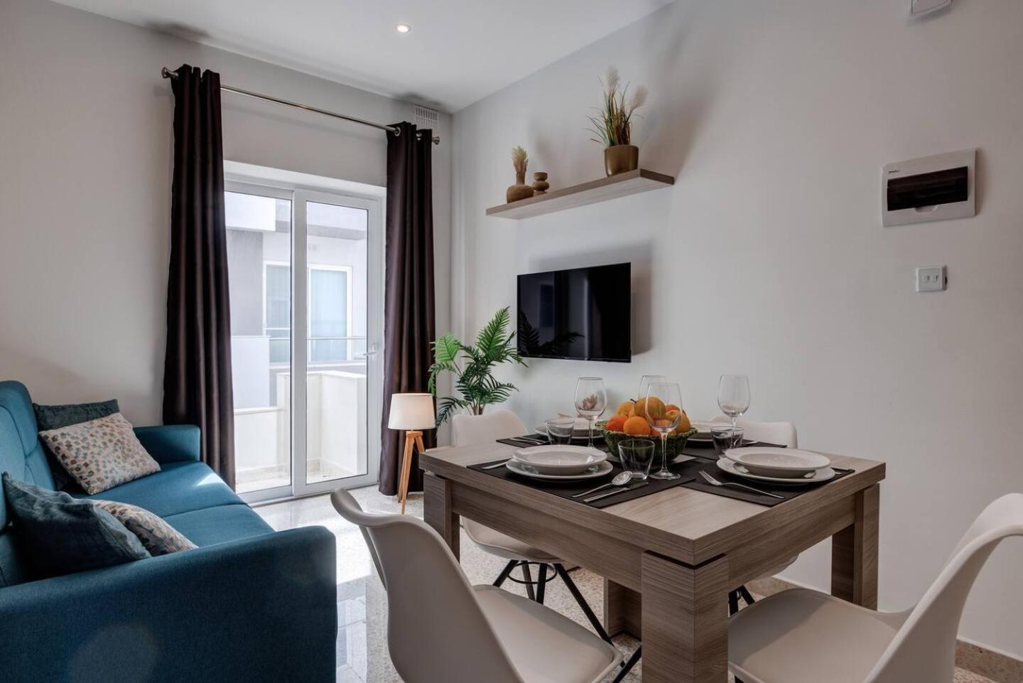 Uptown Mellieha By Homely Ngoại thất bức ảnh